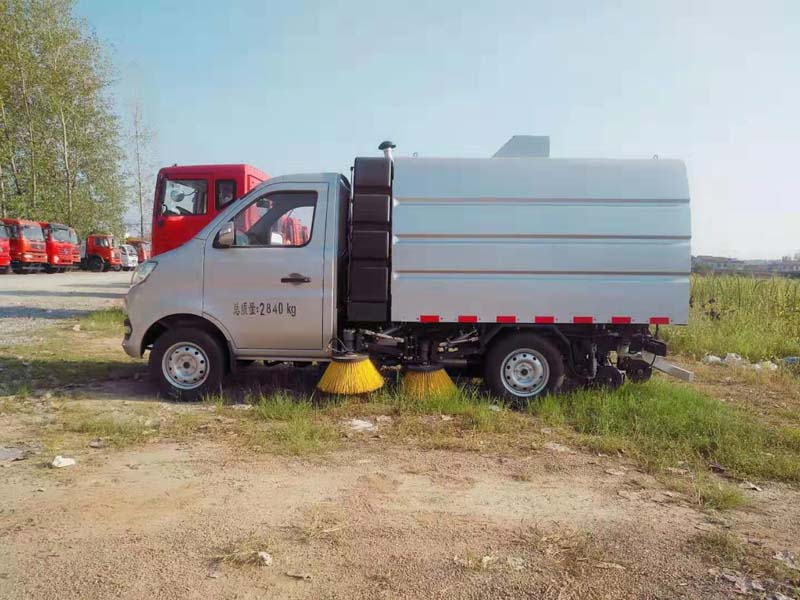 長安1.5水路面養(yǎng)護車