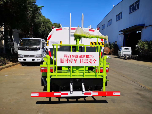 國六東風(fēng)福瑞卡5方灑水車