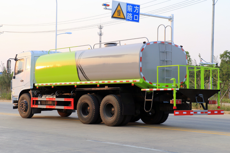 國六東風(fēng)專底后雙橋18-20方灑水車