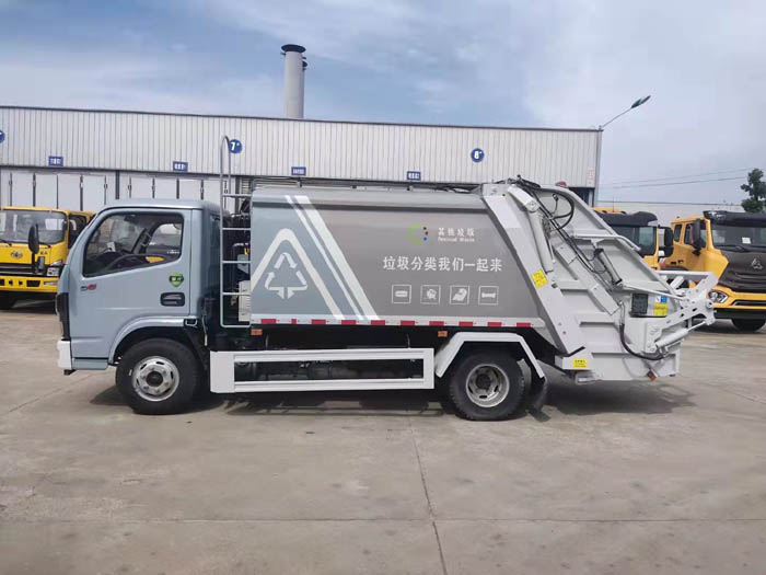 國(guó)六6方東風(fēng)多利卡壓縮垃圾車