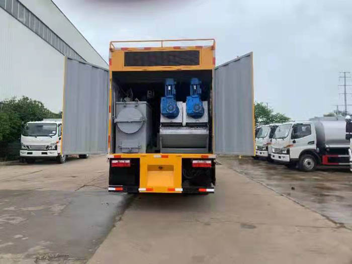 東風(fēng)F7福瑞卡吸污凈化車