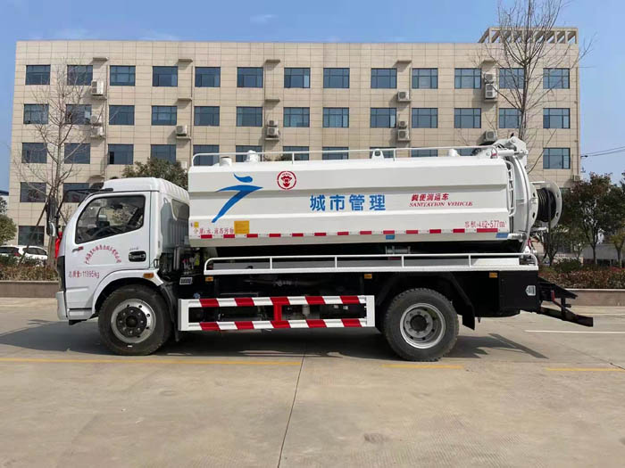東風福瑞卡12.5方清洗吸污車