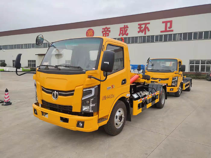 冬天來了，勾臂垃圾車更要注意保養(yǎng)